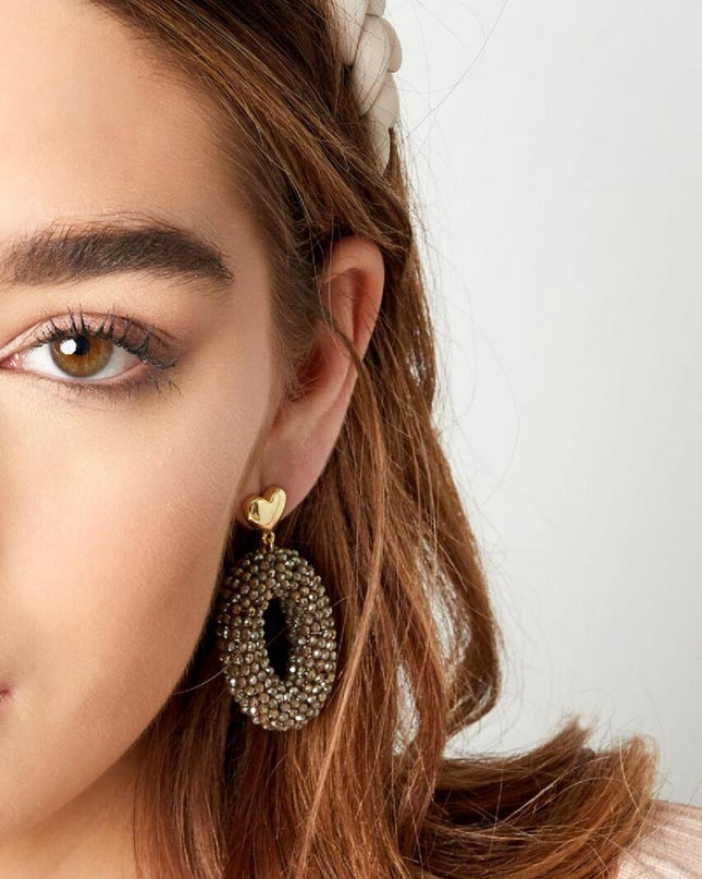 Oorbellen ovaal met kralen en hart detail zwart