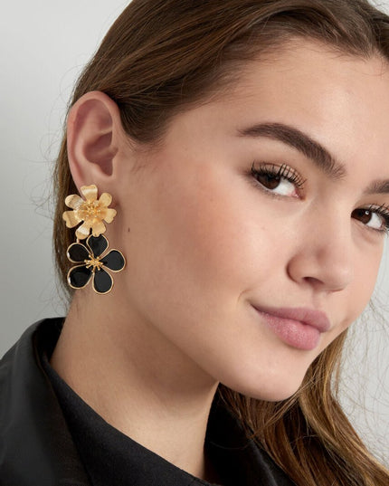 Statement oorbellen bloem - goud en zwart