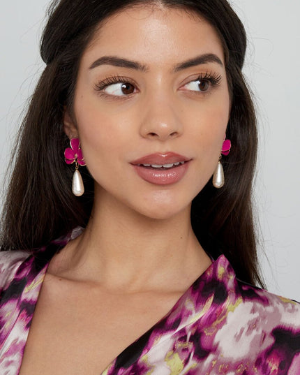 Oorbellen roze bloem met parel - goud