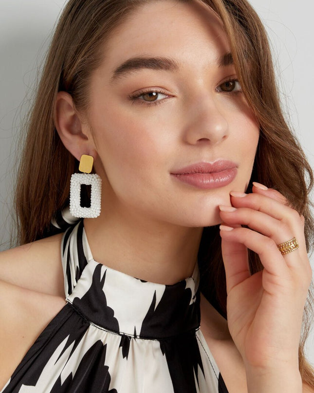 Rechthoek oorbellen met glaskralen - wit