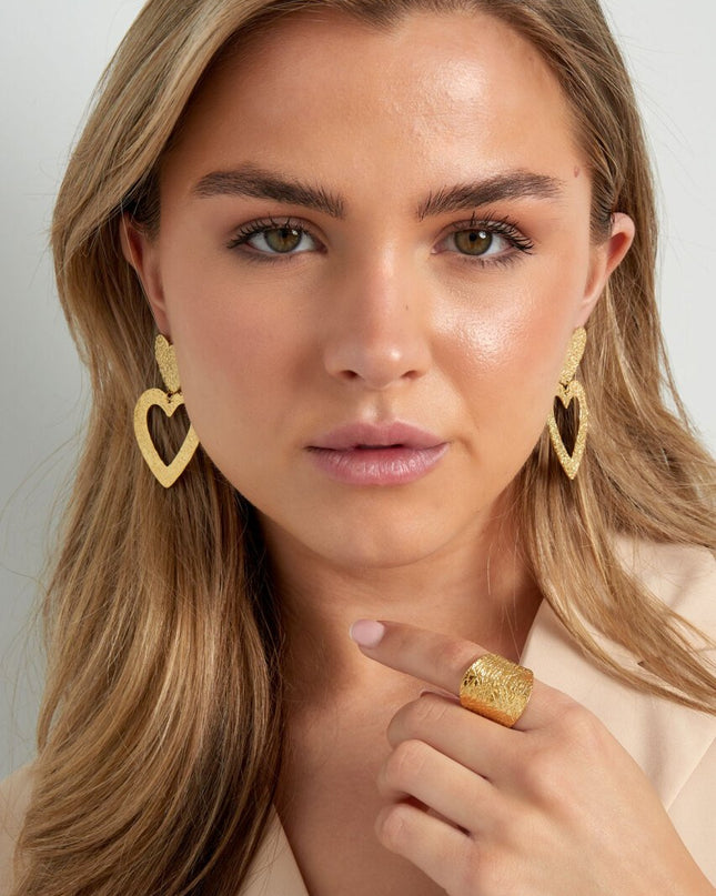 Oorbellen hartjes structuur - Goud