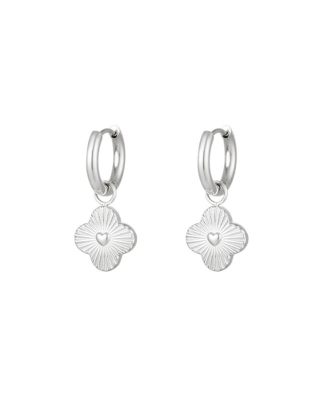 Oorbellen met hartjesbloem Zilver